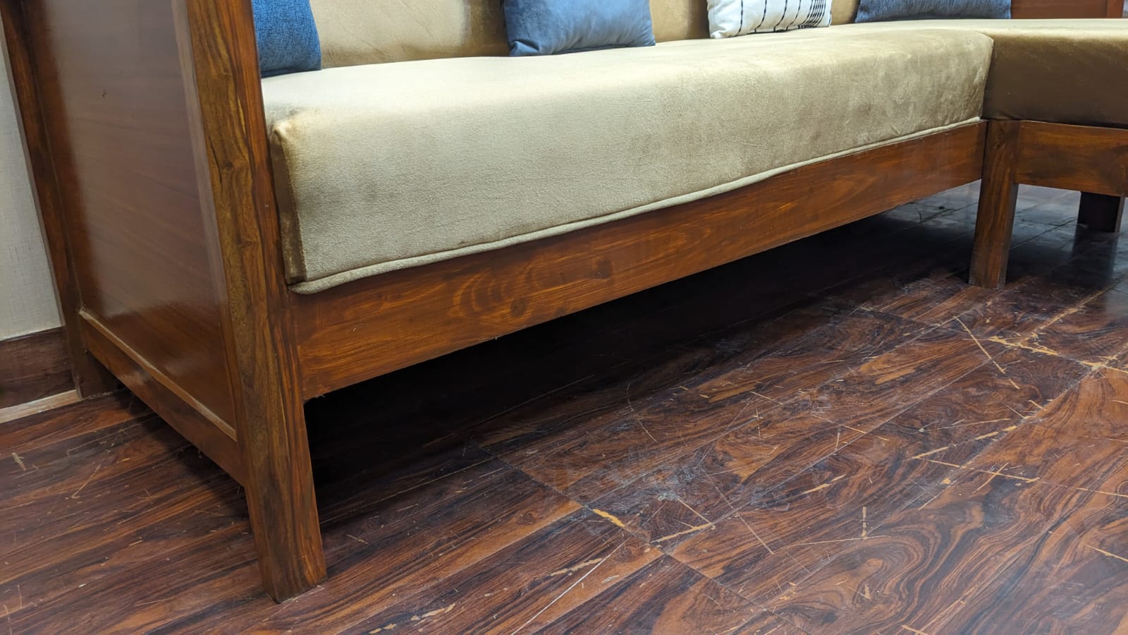 Sheesham Wood 4 Seater L Shape Sofa Set