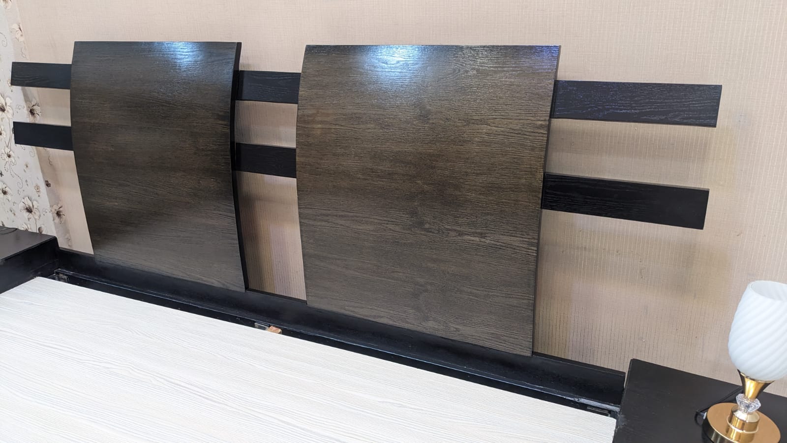 Habitt King Size Bed Set