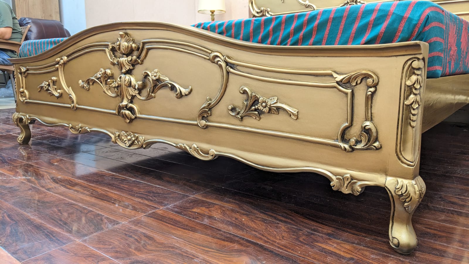 Chinioti Solid Sheesham Wood King Size Bed Set
