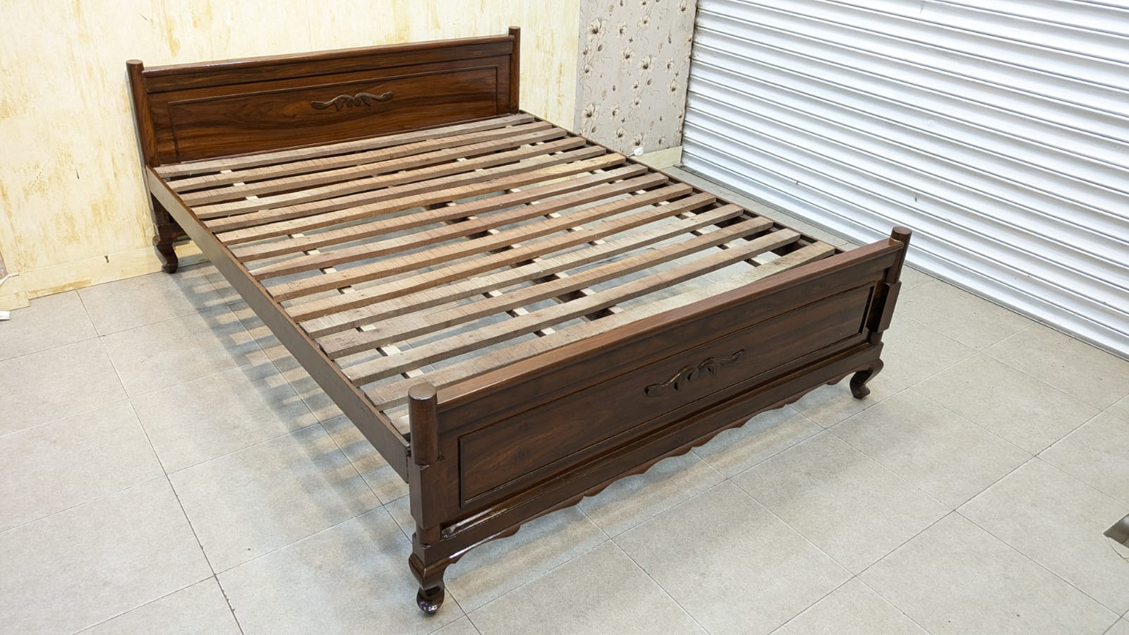Queen Size Bed Solid sheesham wood