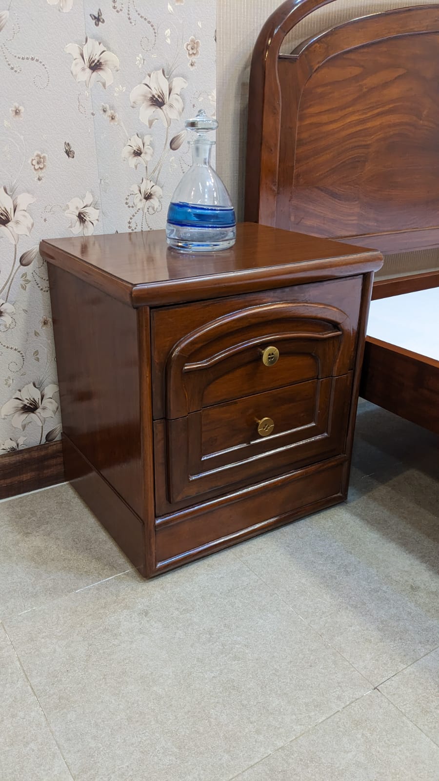 King Size Bed with 2 Side Tables