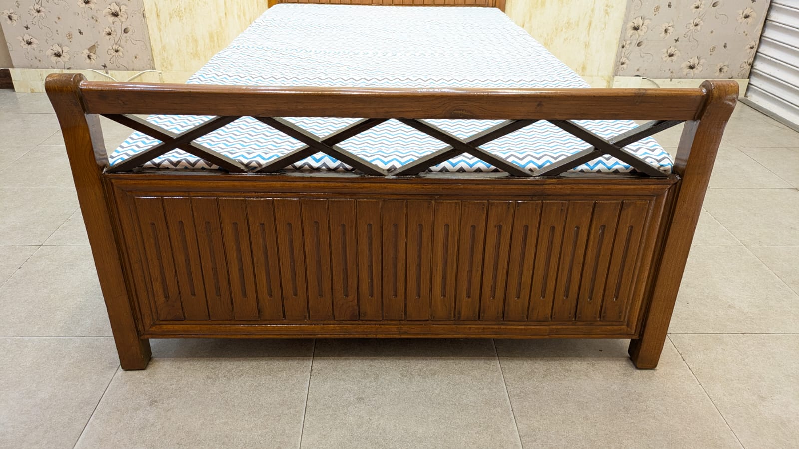 Solid oak Wood