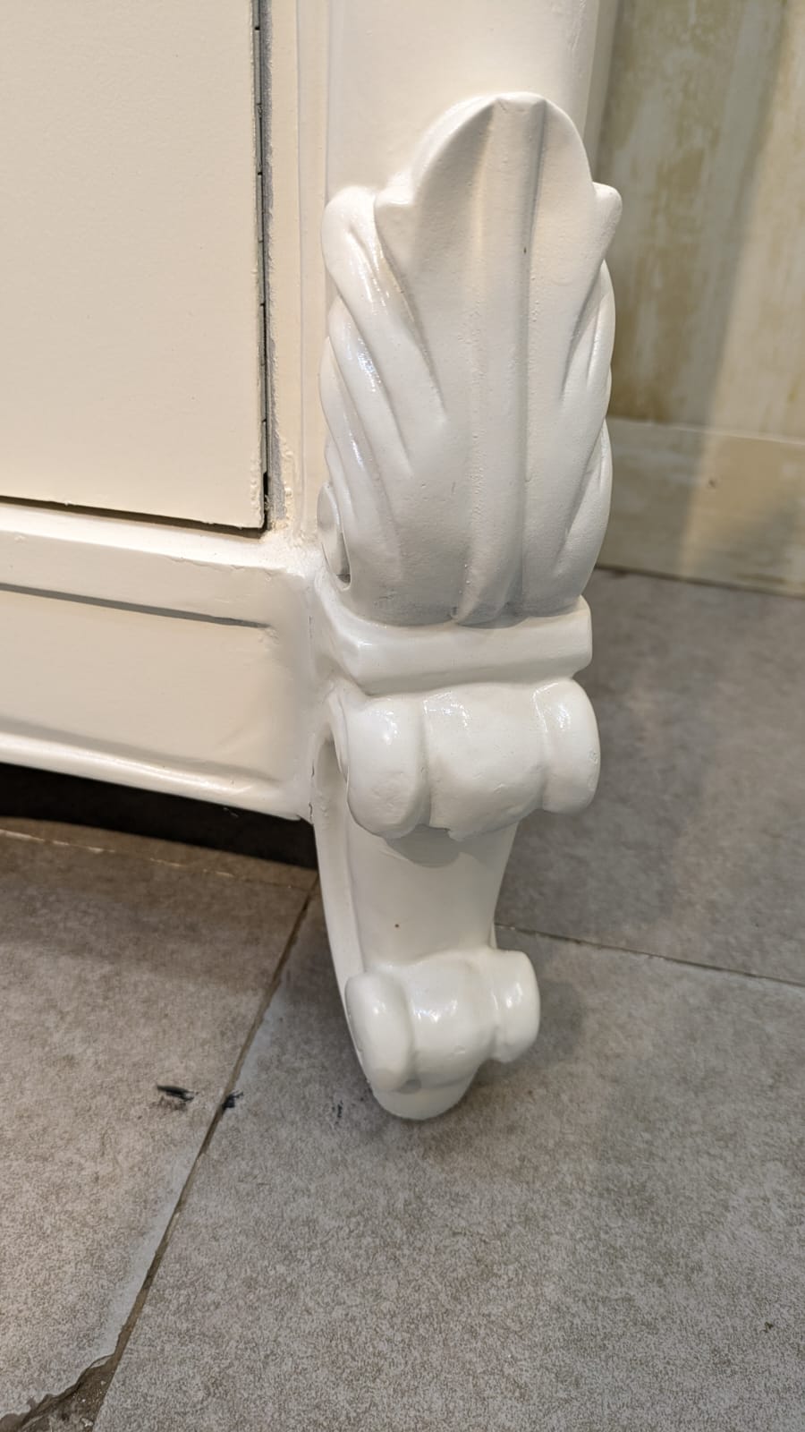Brand New Unused Crockery Divider