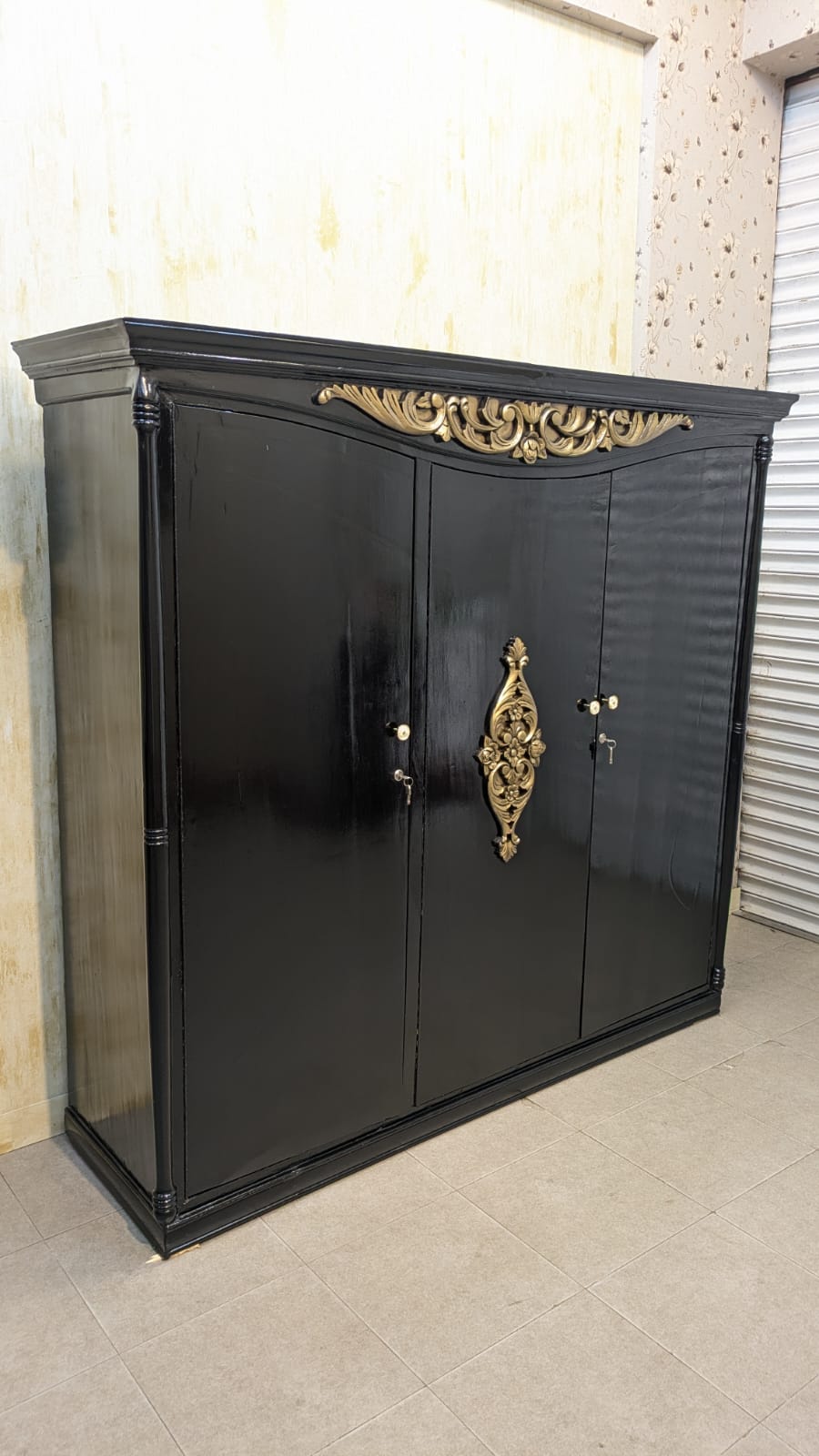 Solid Sheesham Wood 3 Door Almirah