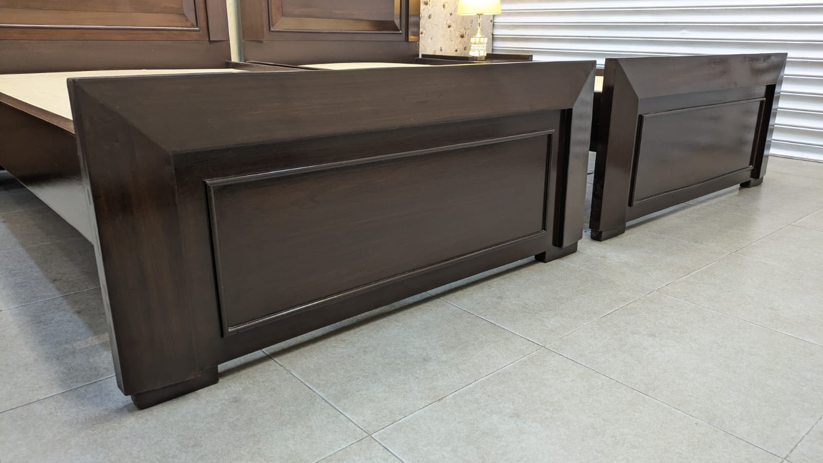 Pair Of Single Beds with 2 Side Tables