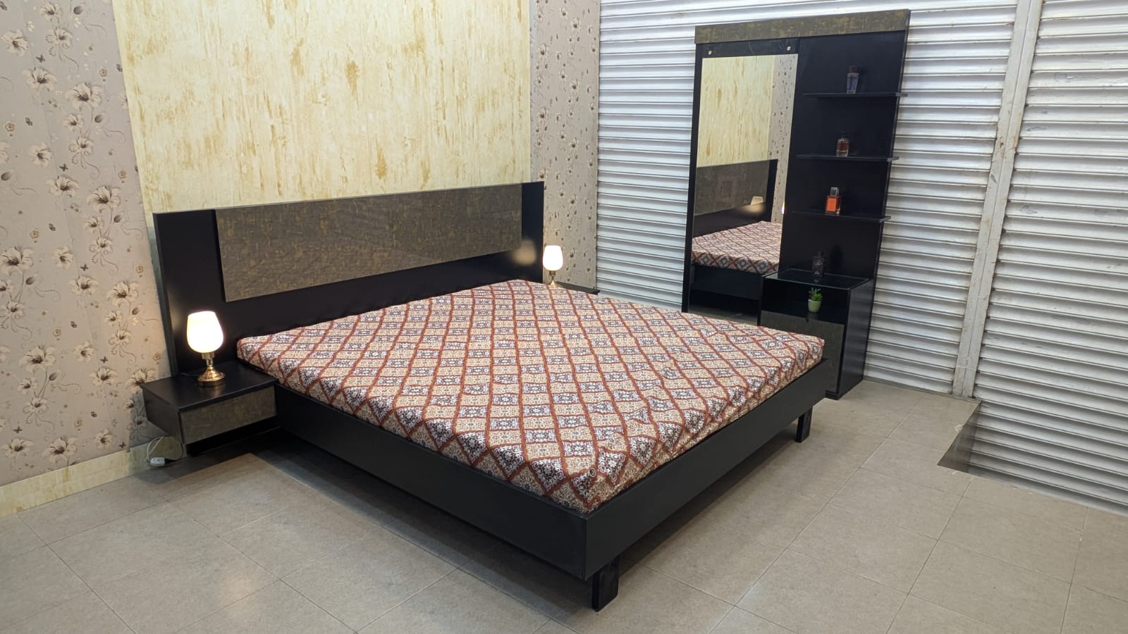 Habbit Novak King Size Bedroom Set