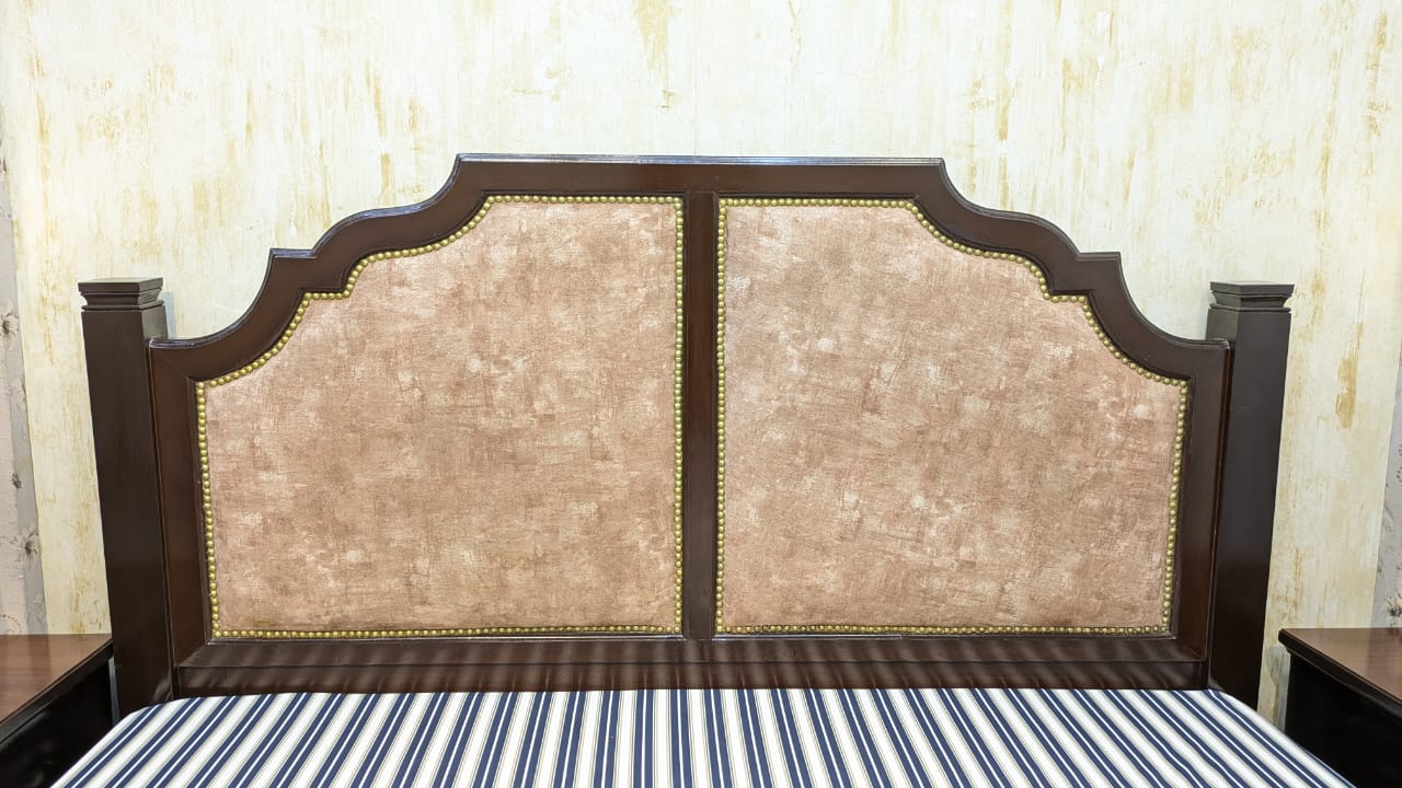 King Size Bed With 2 Side Tables