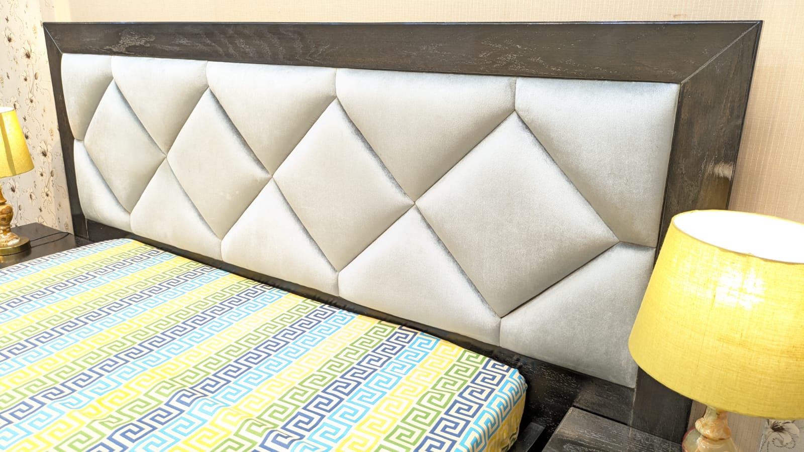 Queen Size Bed Set with Mattress
