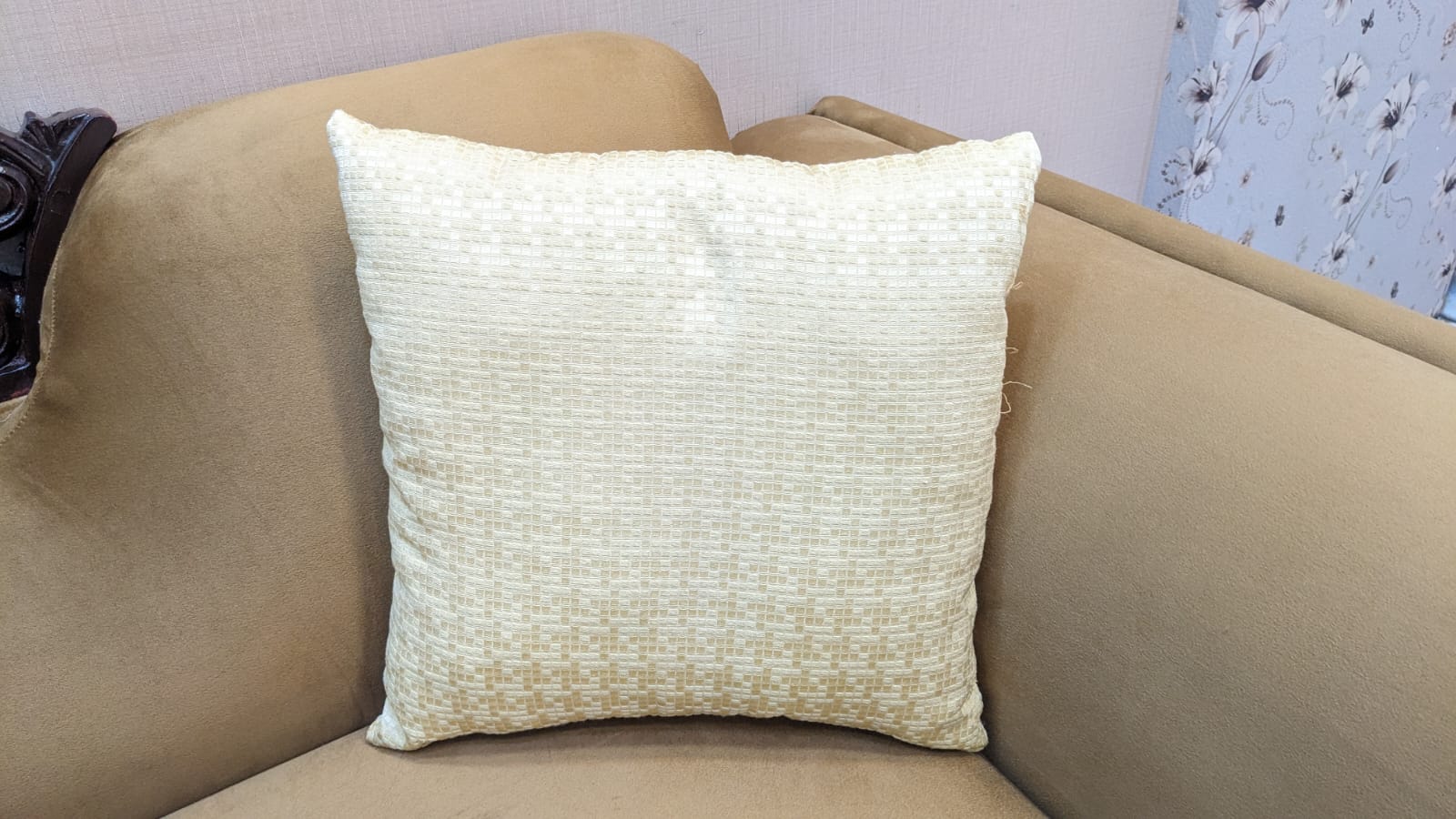 Comfortable 4 Seater Sofa Set