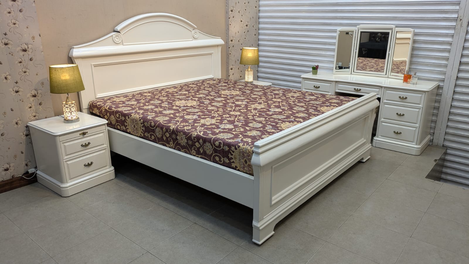 Victoria Furniture King Size Bed Set