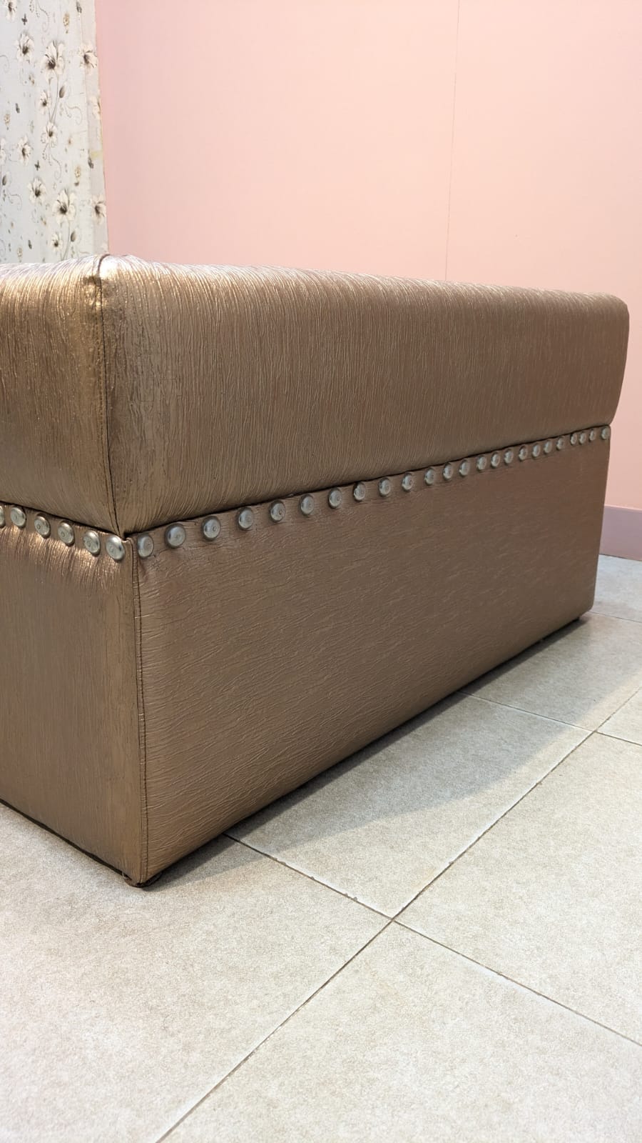 Beautiful Chesterfield Design centre Table