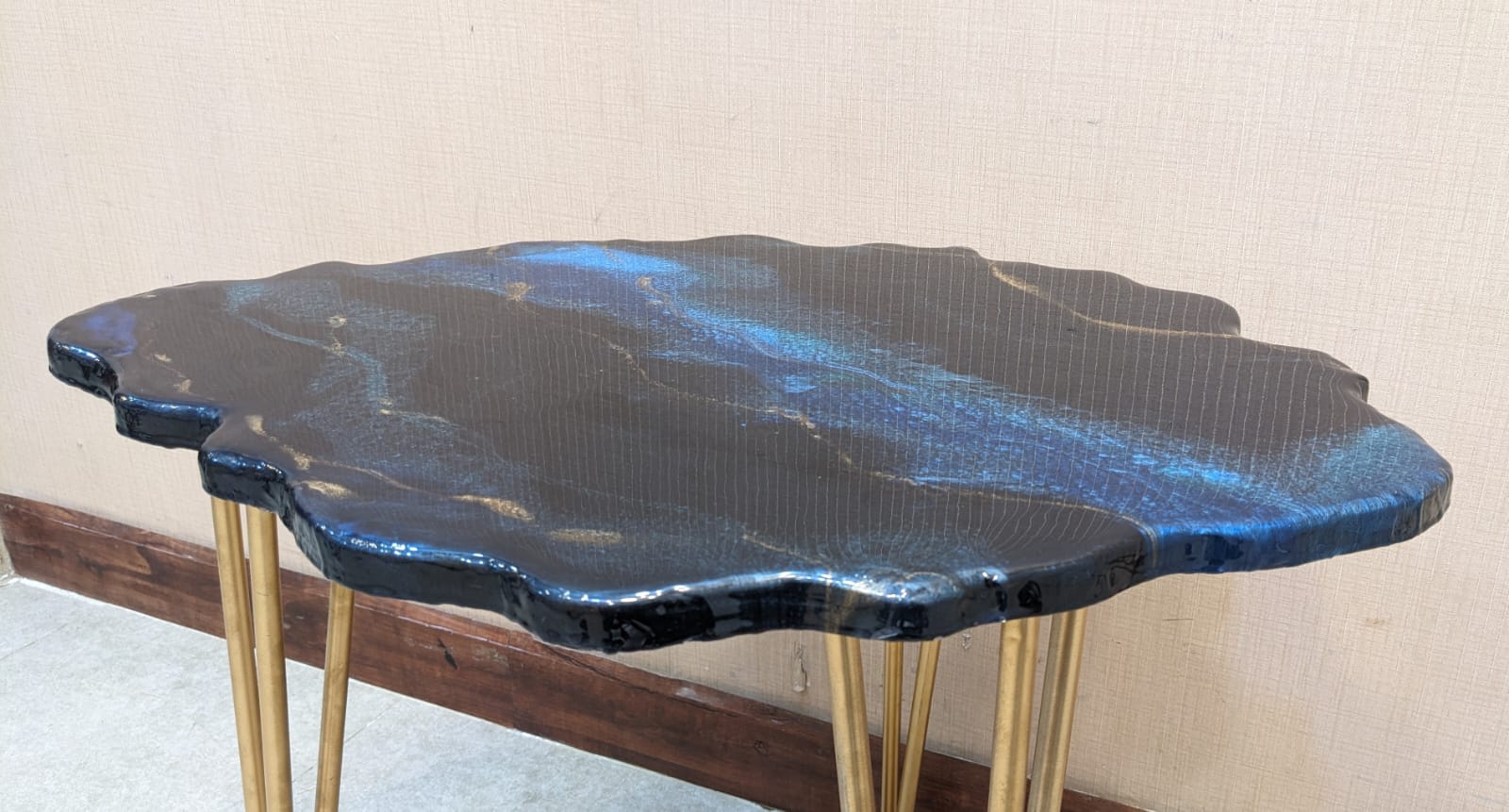 Divinecrafts Brand New Corner Table