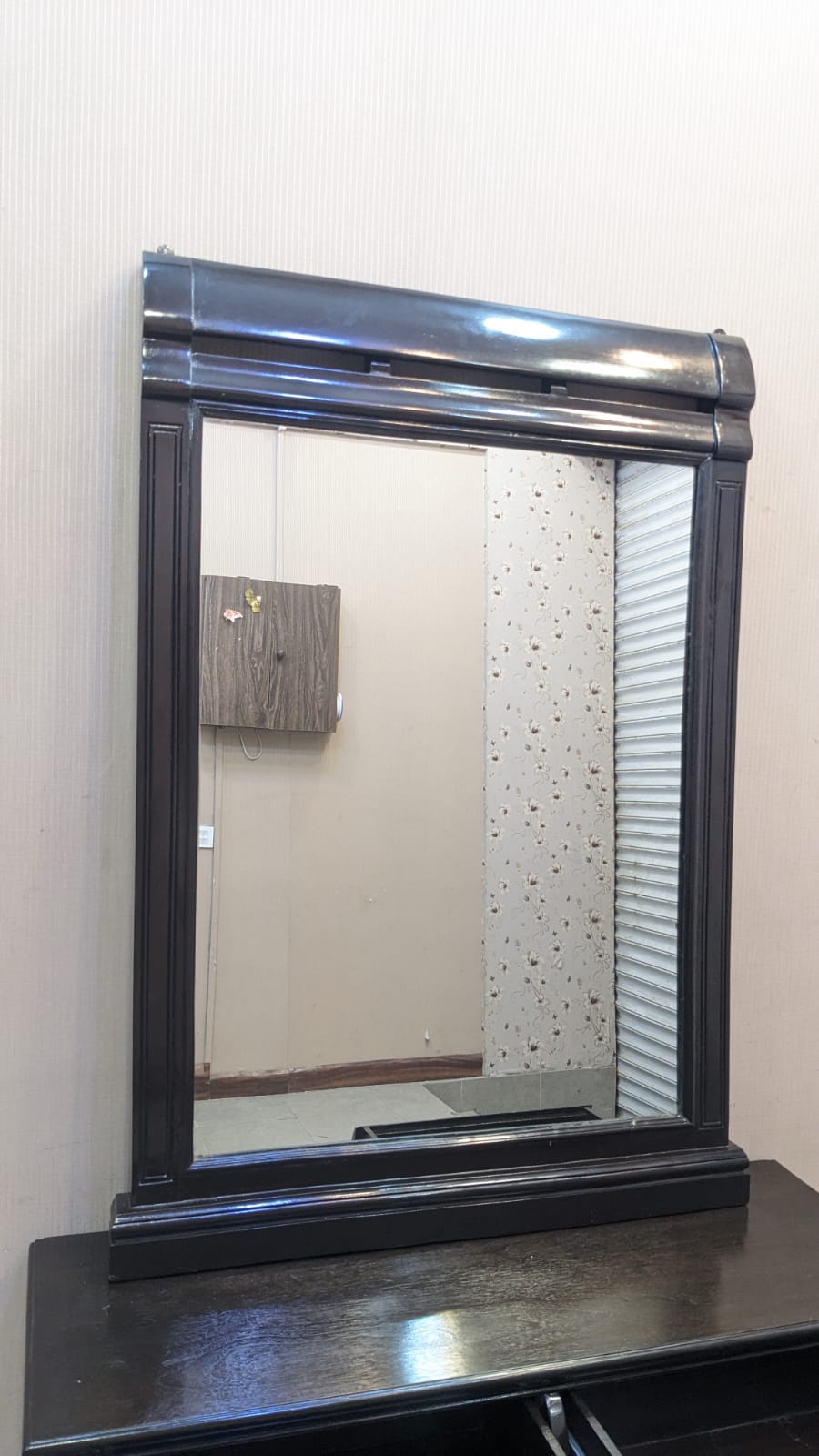 King Size Bed With 2 Side Tables and Dressing Table