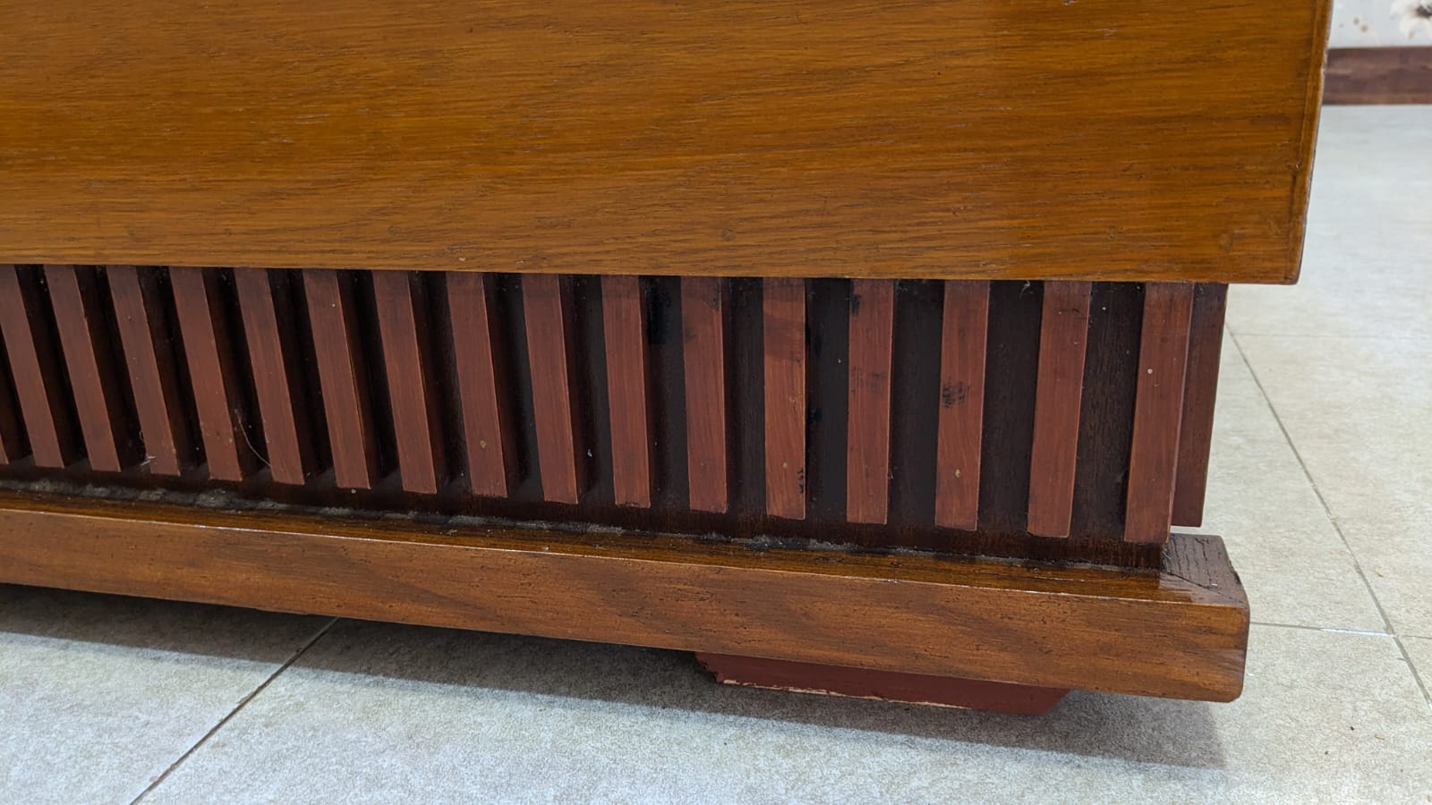 King Size Bed with 1 Side Table