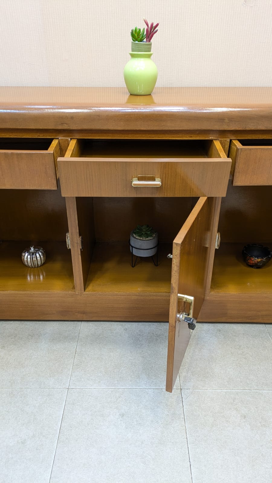Sideboard