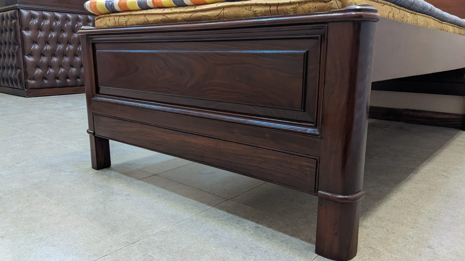 Antique 100% Solid Sheesham Wood Single Bed