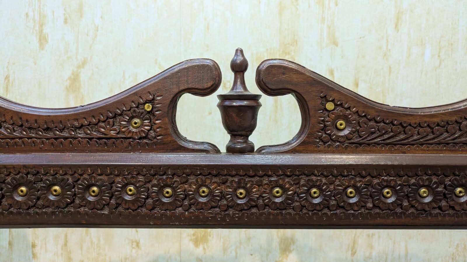 Solid Sheesham Wood Chinioti Jhoola