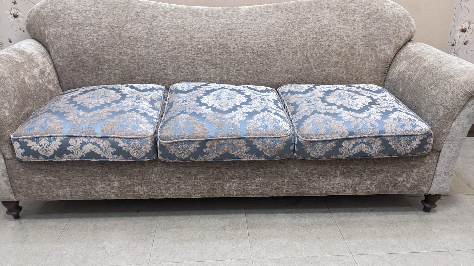 Comfortable 5 Seater Sofa Set