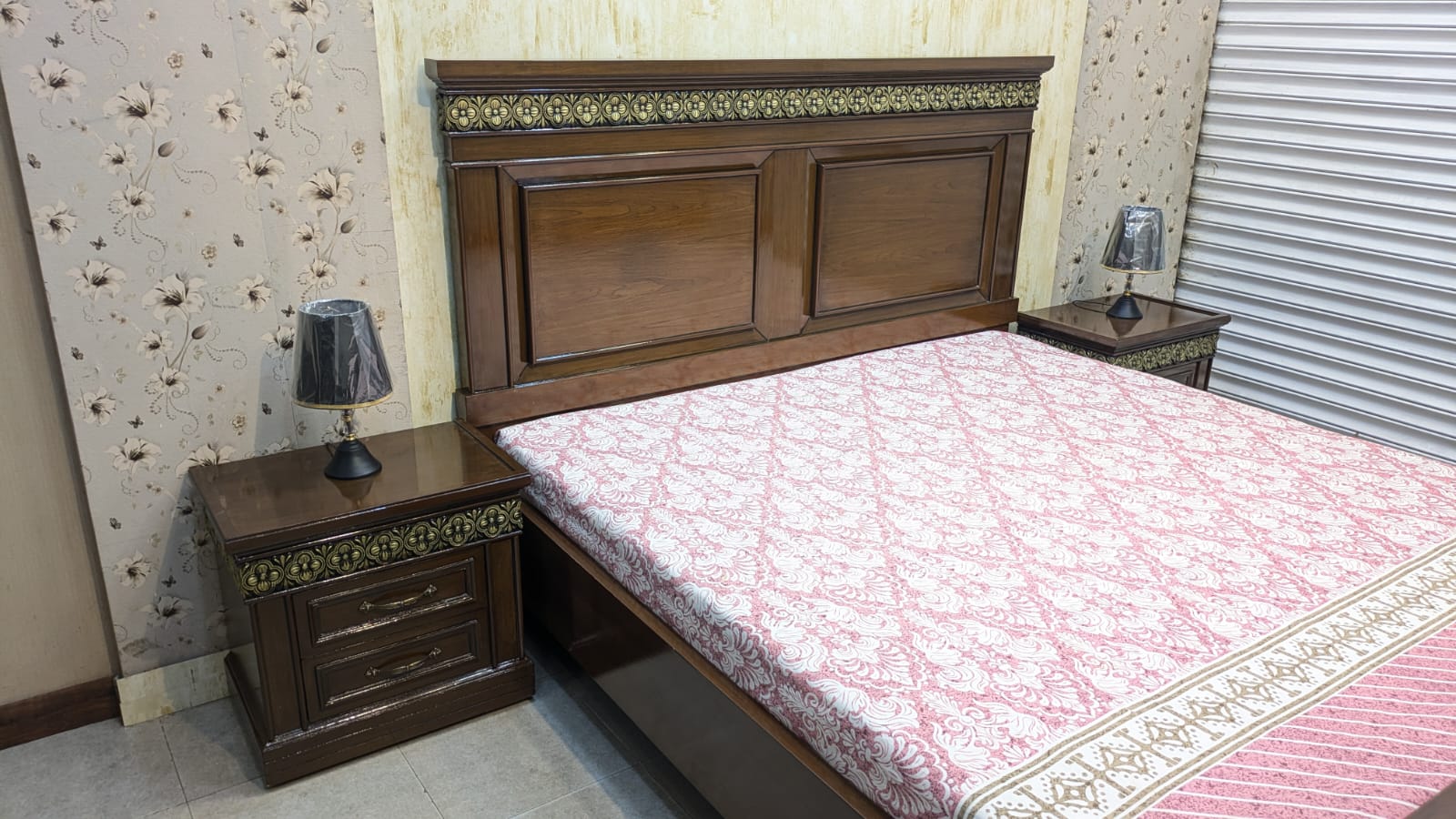 Elegant King Size Bedroom Set
