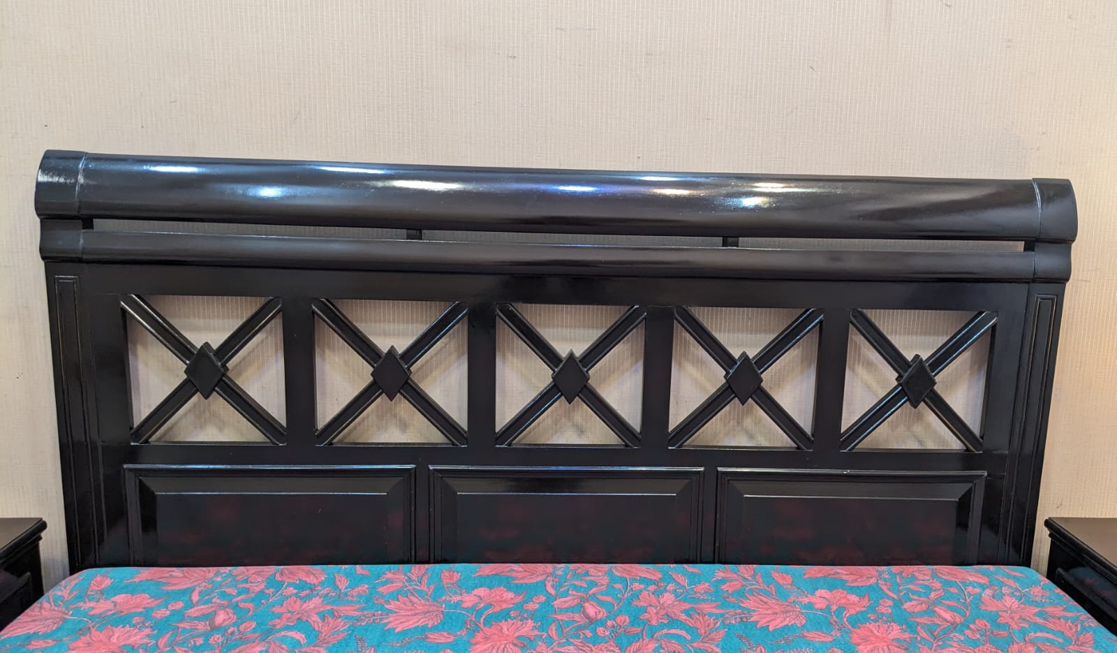 King Size Bed With 2 Side Tables and Dressing Table