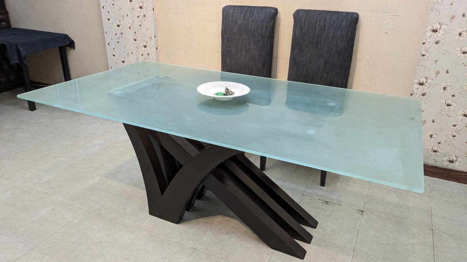 6 Seater dinning table