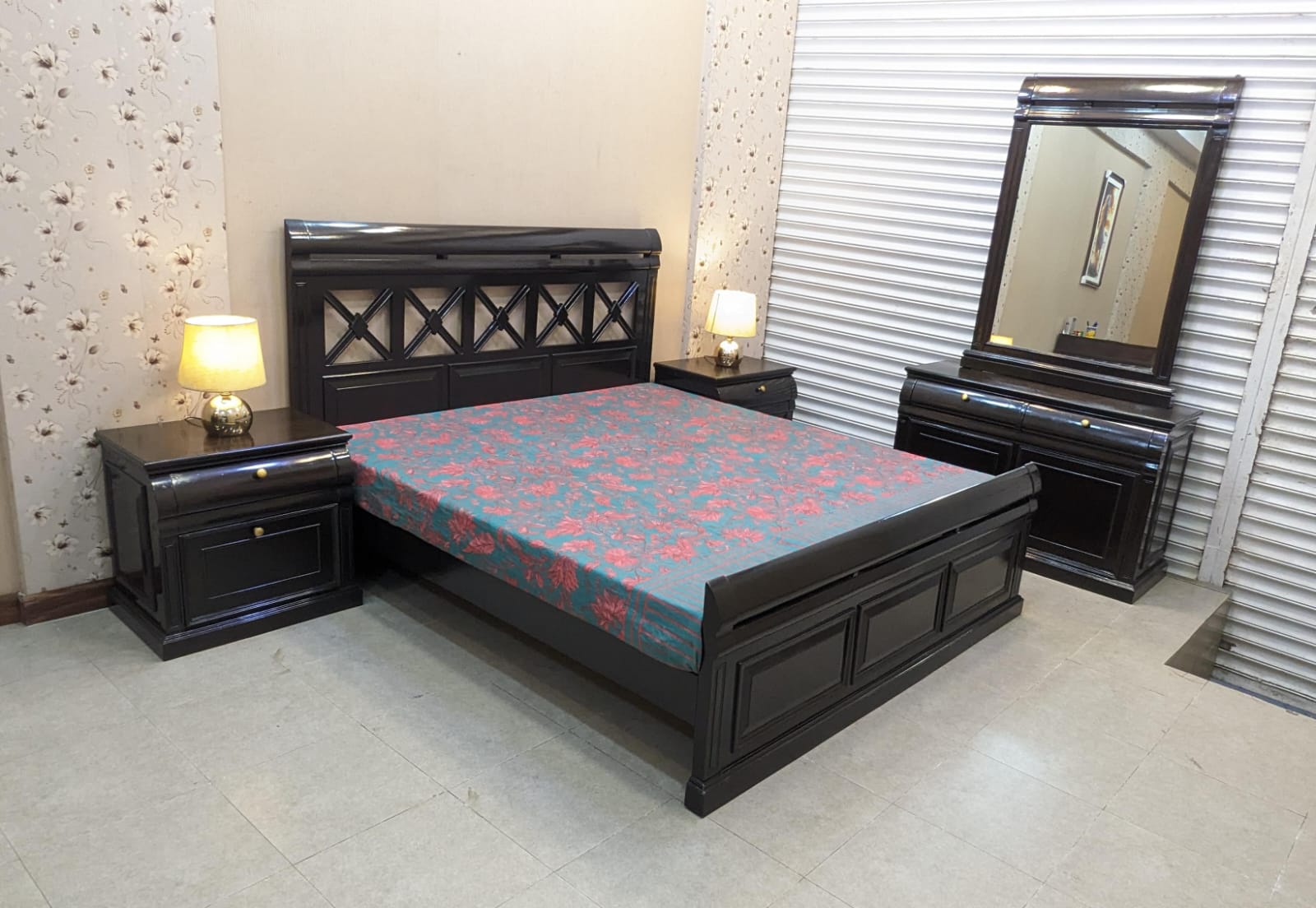 King Size Bed With 2 Side Tables and Dressing Table