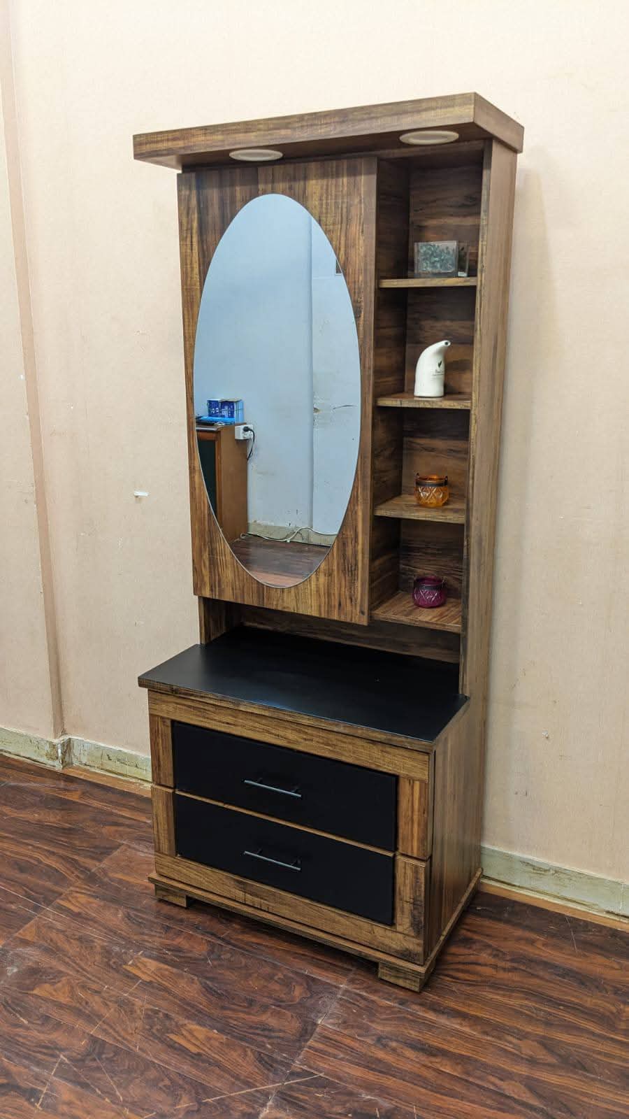 New Pair Of Bed With Shared Side Table & Dressing Table