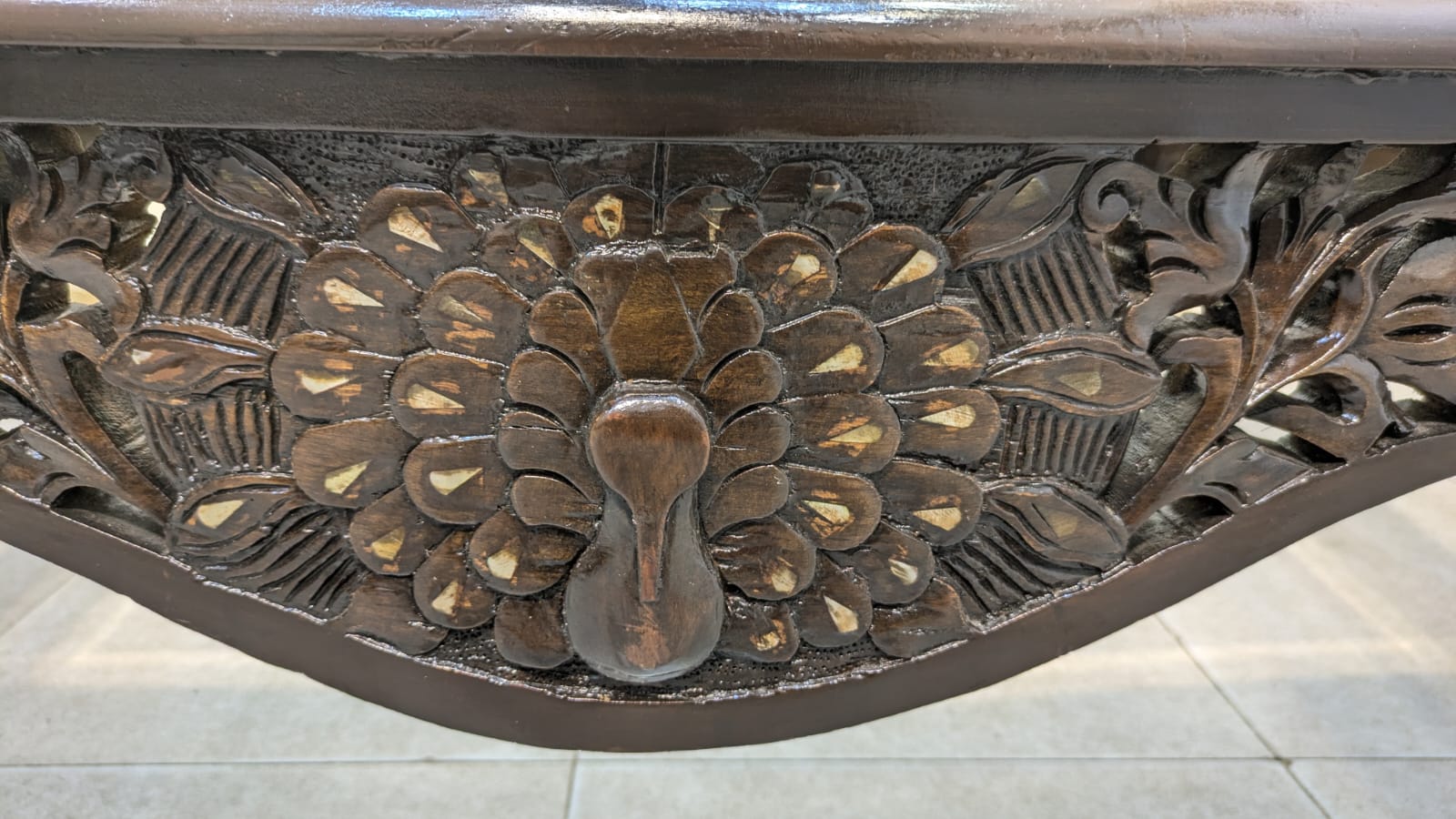 ANTIQUE SOLID SHEESHAM WOOD CENTER TABLE