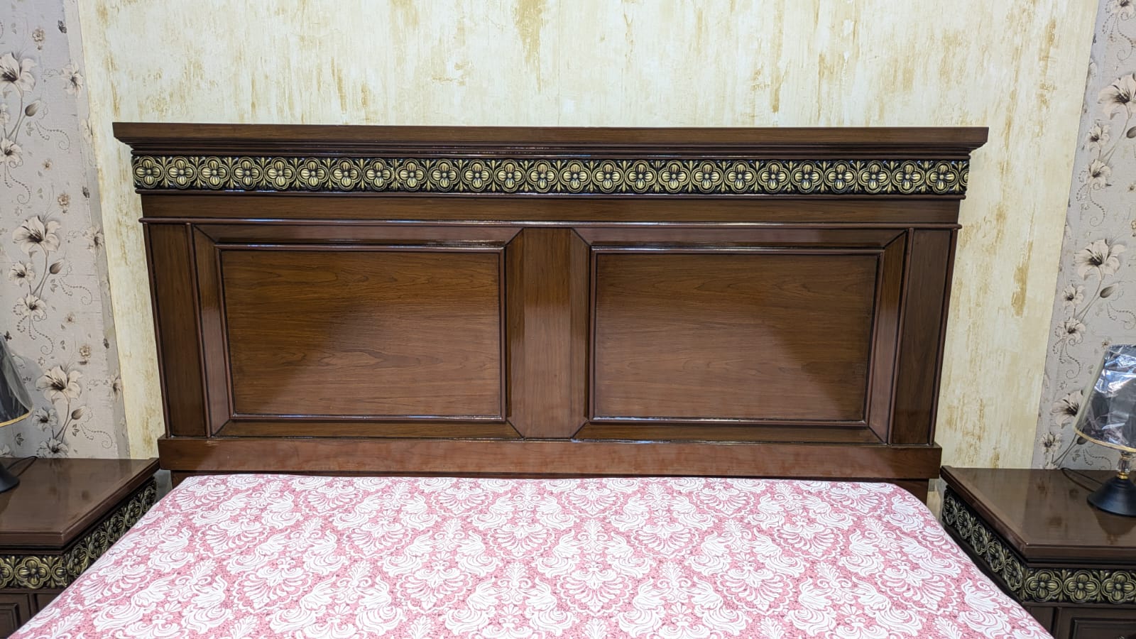 Elegant King Size Bedroom Set