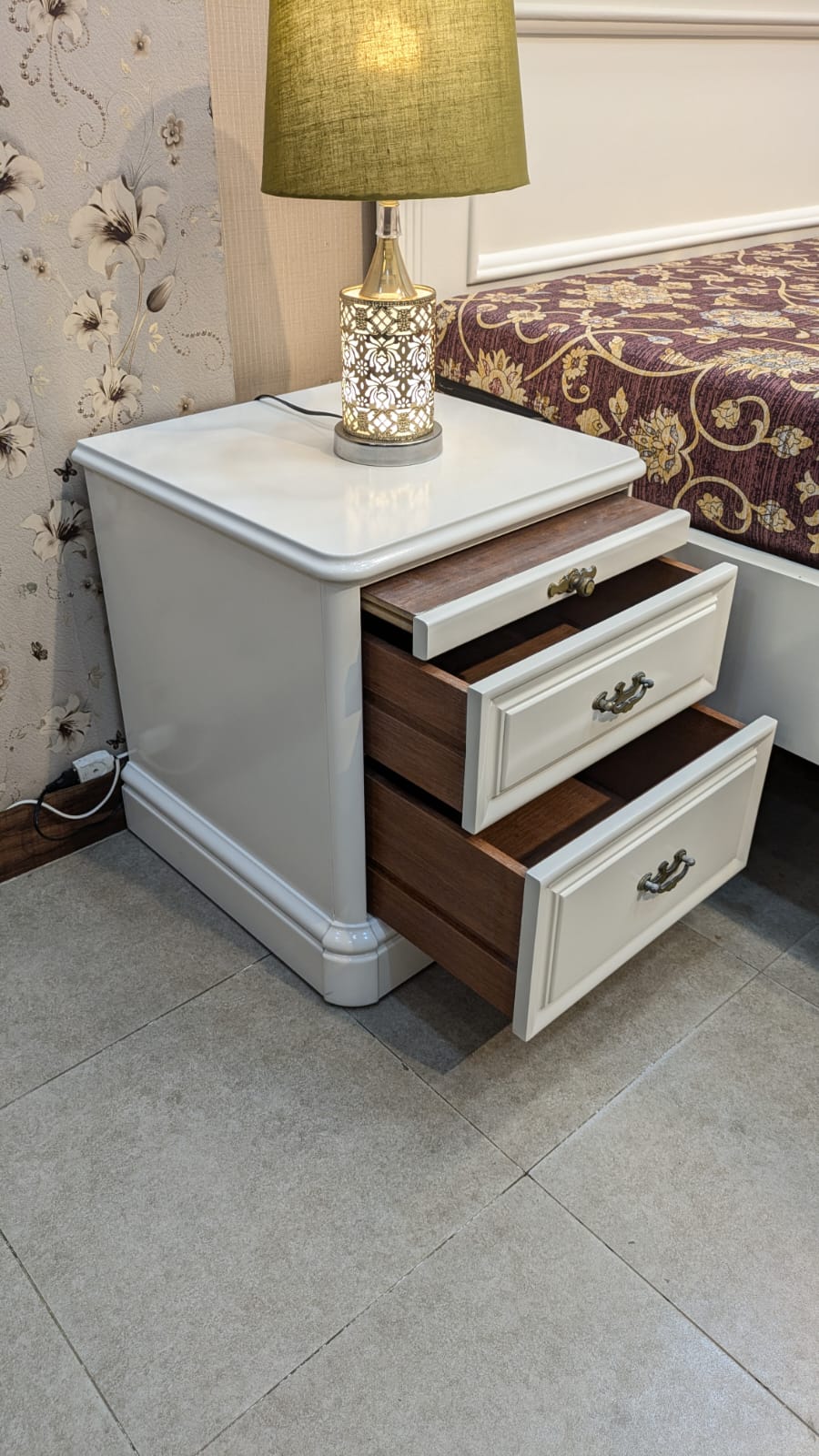 Victoria Furniture King Size Bed Set