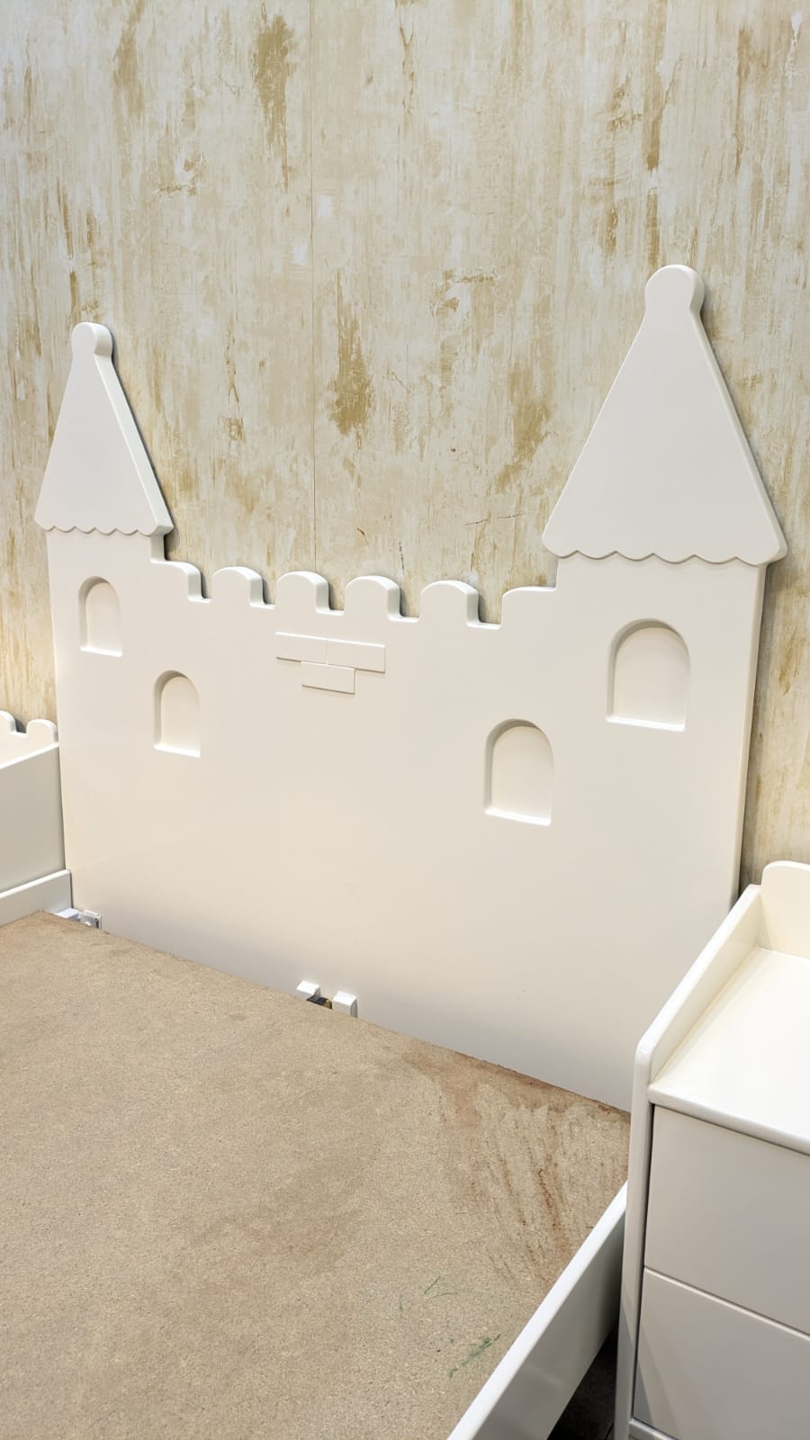 Twin Size Bed With Set