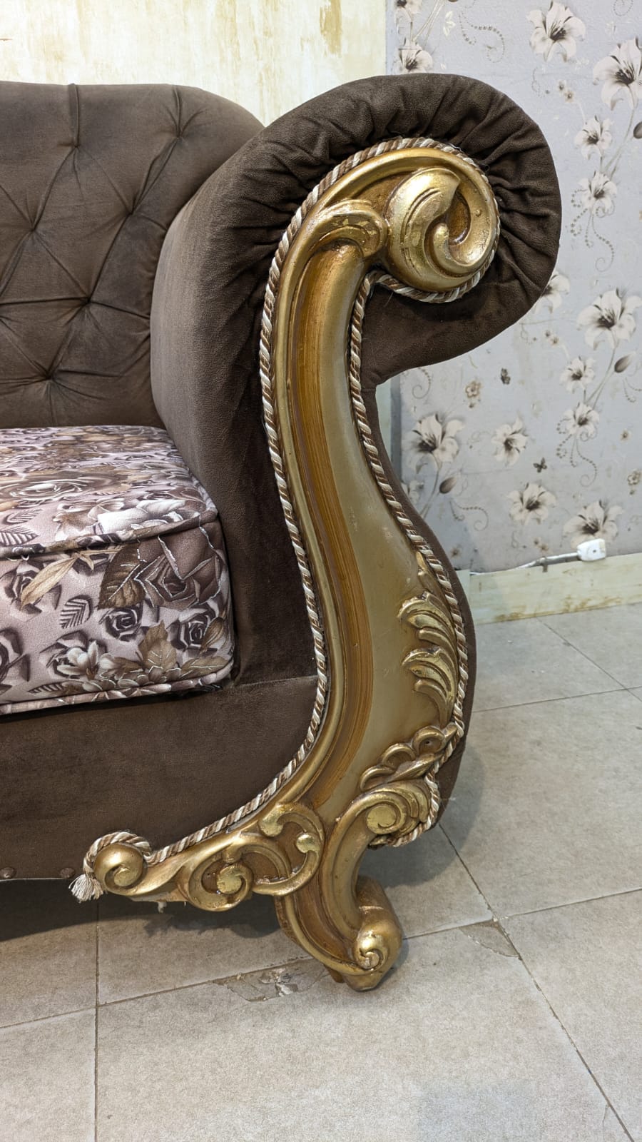 Luxurious 7 Seater Sofa Set