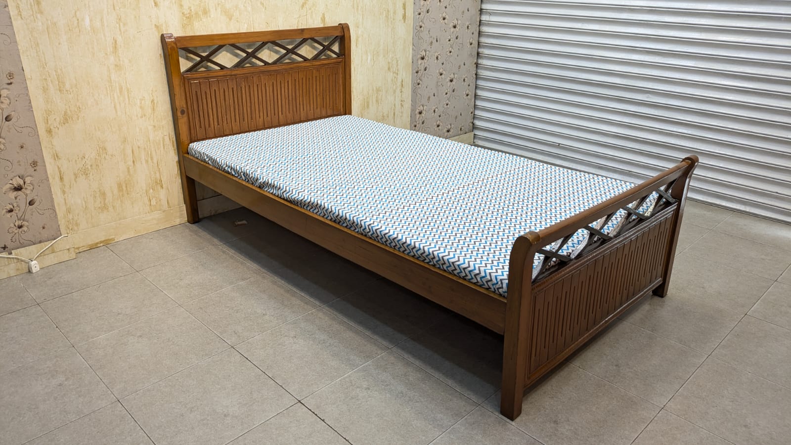 Solid oak Wood