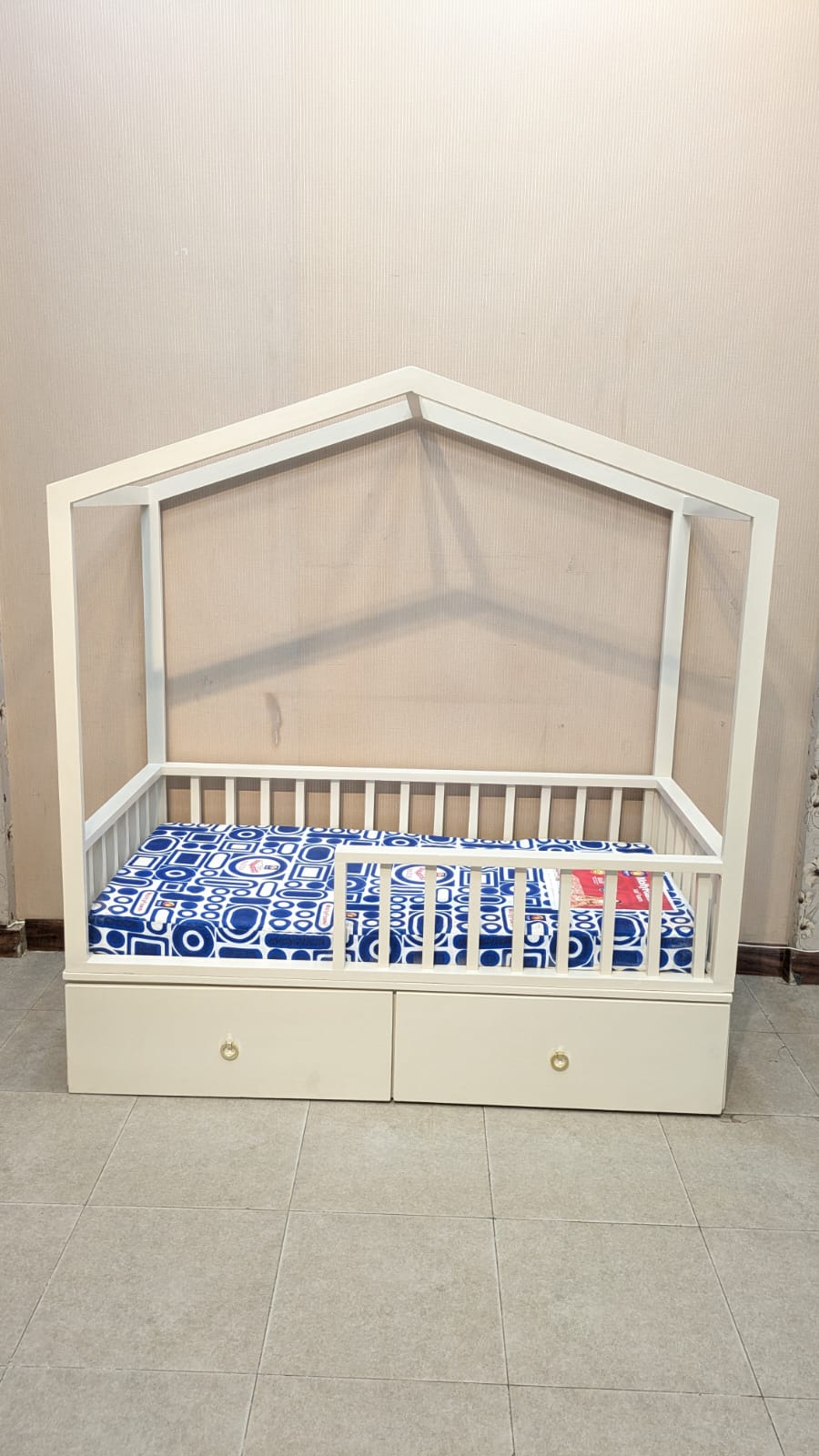 Kids House Style Bed with Mattress
