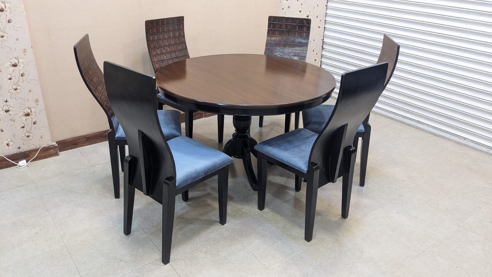 6 Seater Dining Table