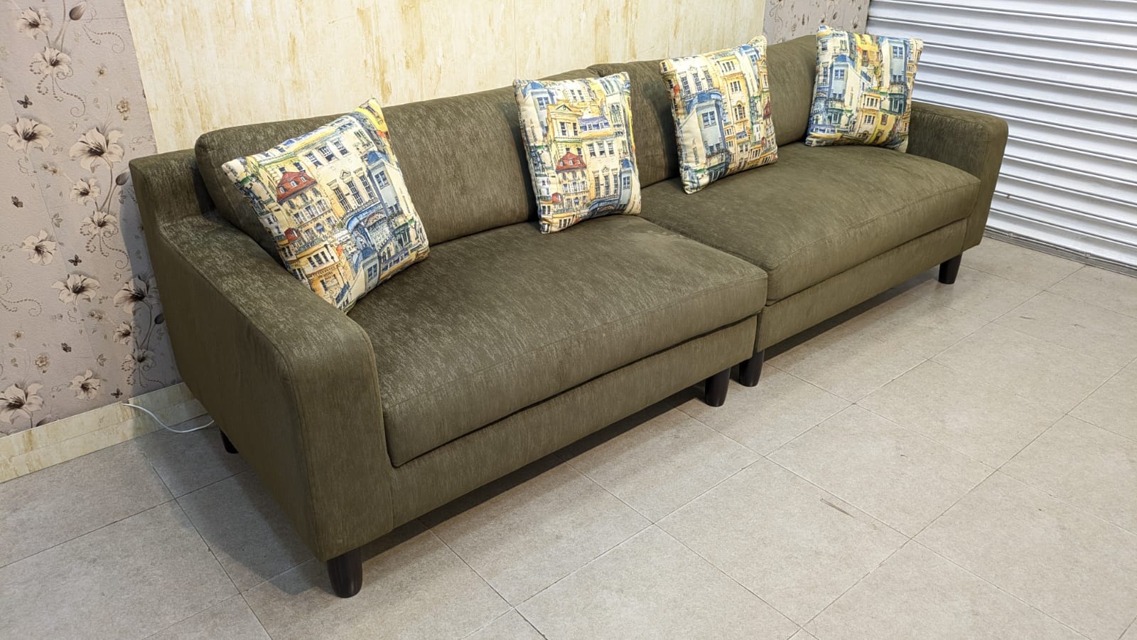 4 Seater Sofa Set with 2 Ottomans