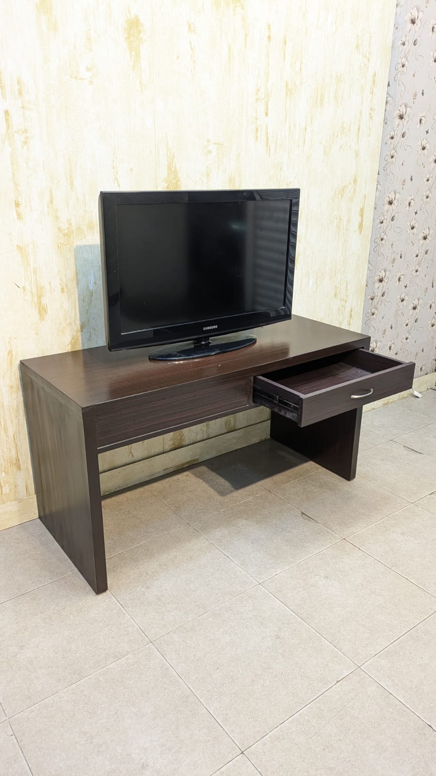 Modern Led unit