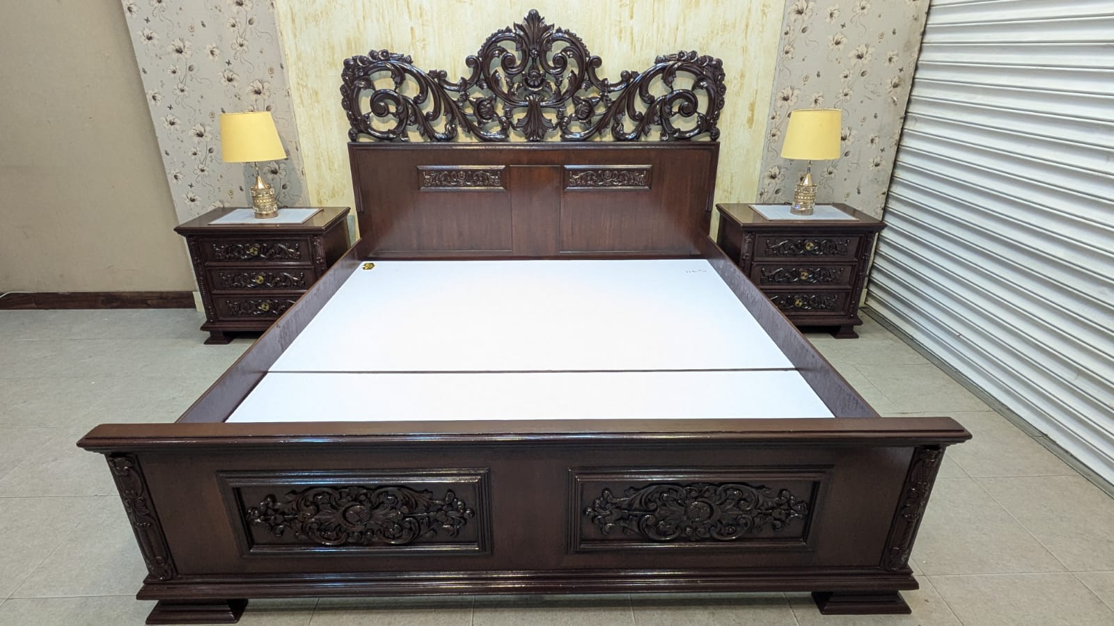 Elegant King Size Bed Set
