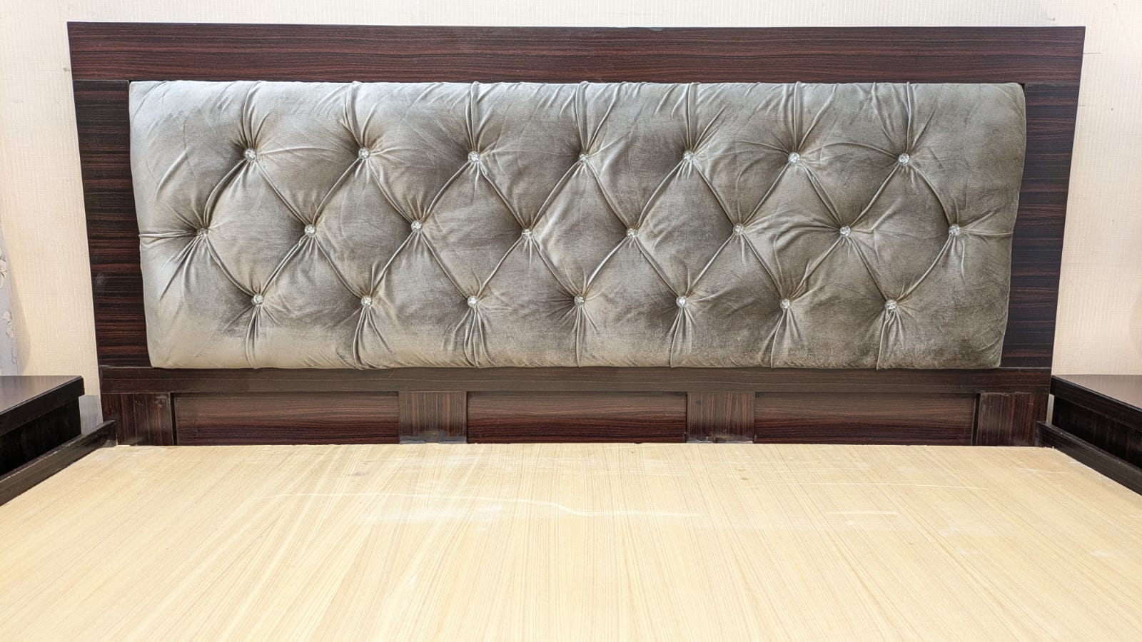 King Size Bed with 2 Side Tables
