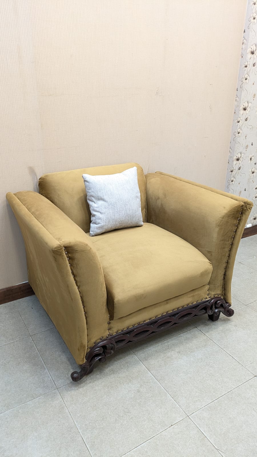 Comfortable 4 Seater Sofa Set