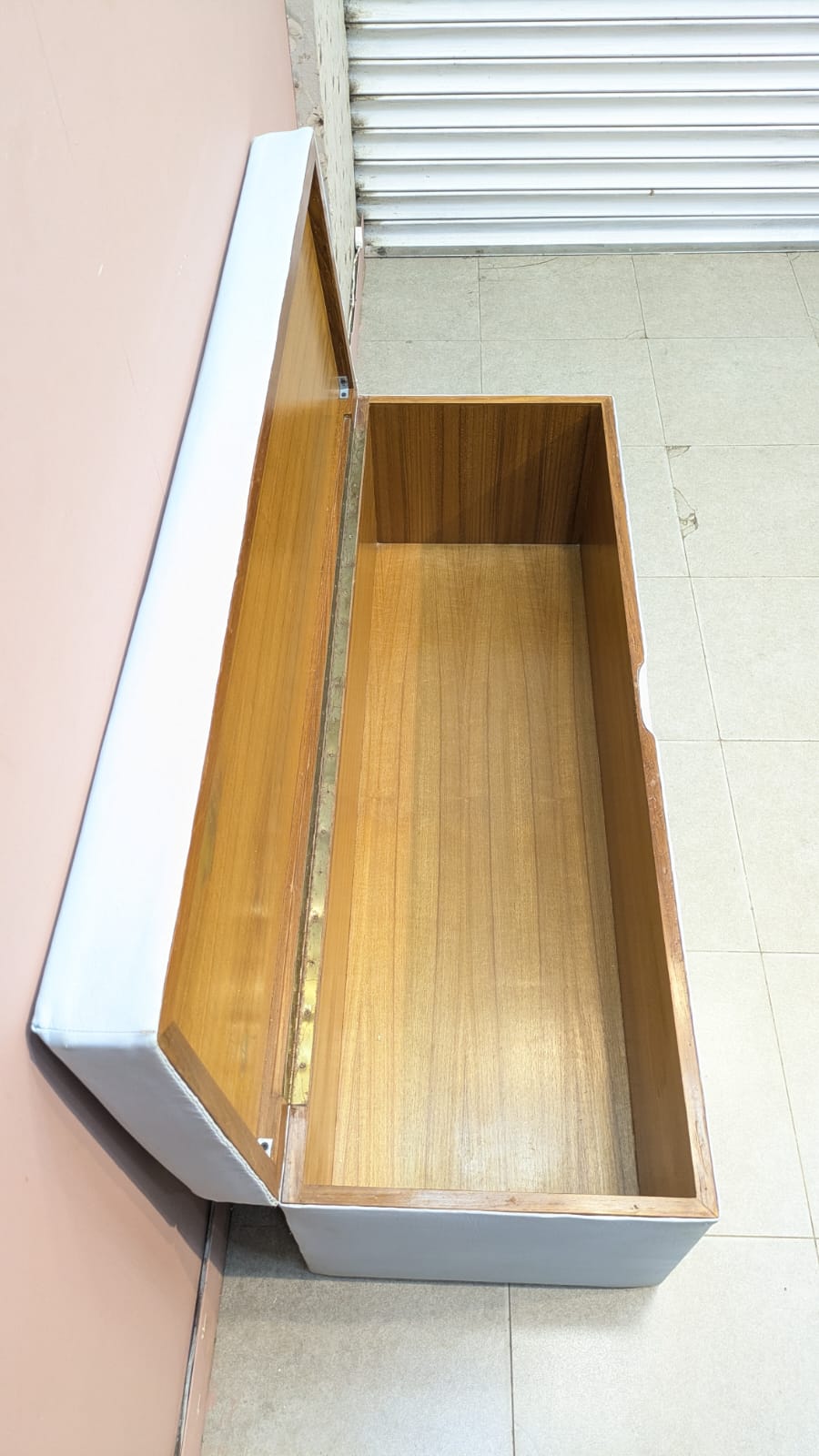 Leatherette Storage Sattee