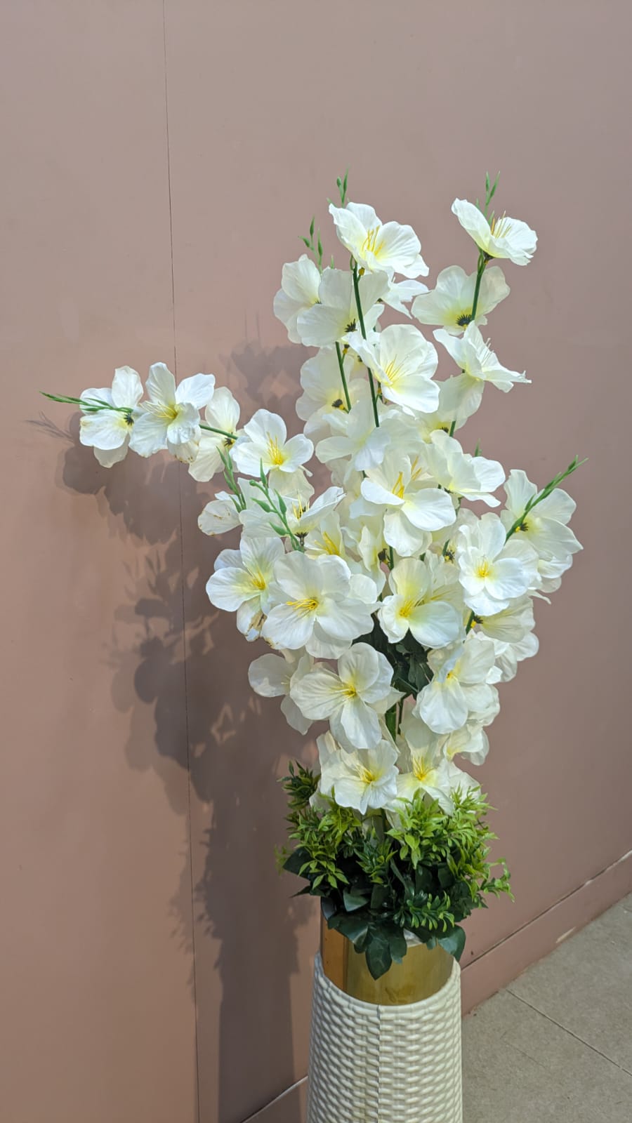Brand New ELEGANT WHITE BLOSSOM FLOOR ARRANGEMENT