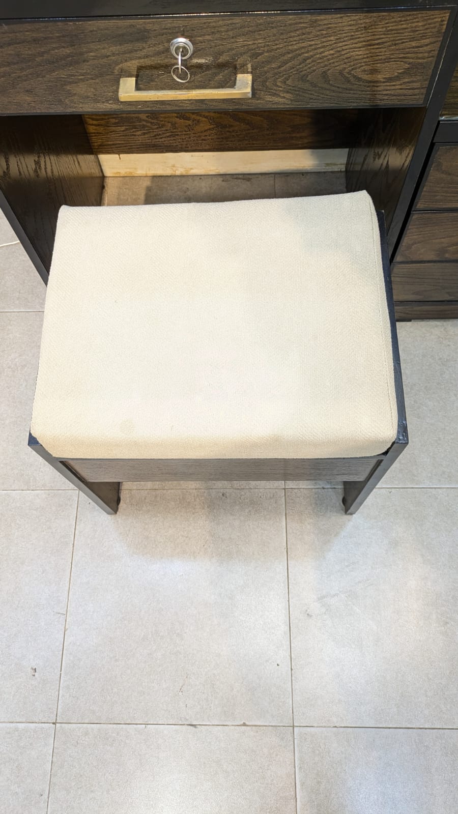 Modern Dressing Table with stool