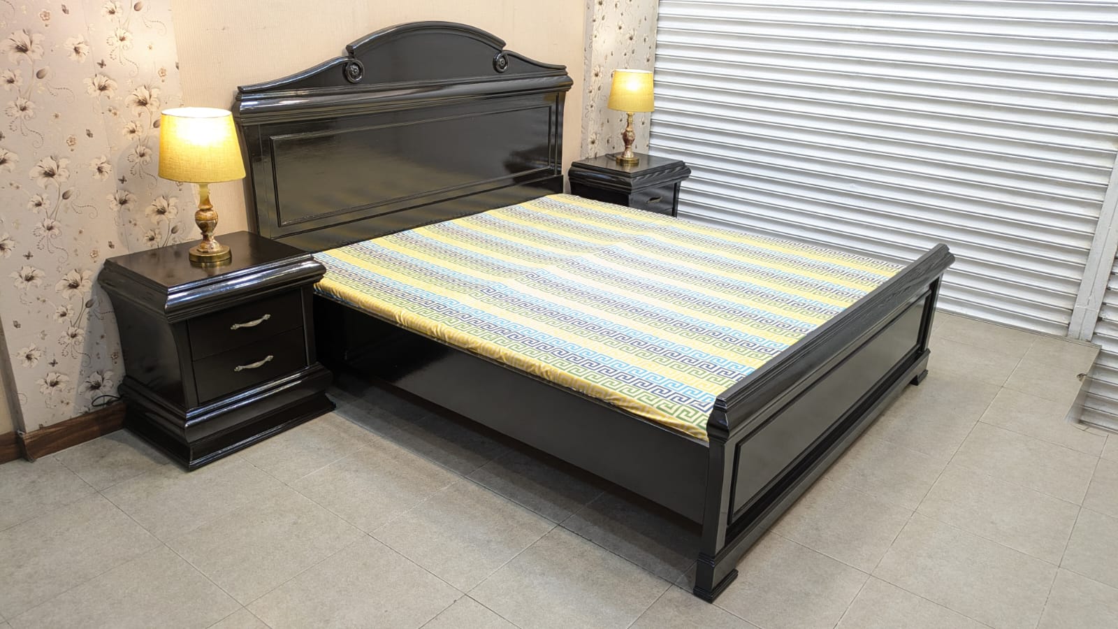 King Size Bed With 2 Side Tables and Dressing Table