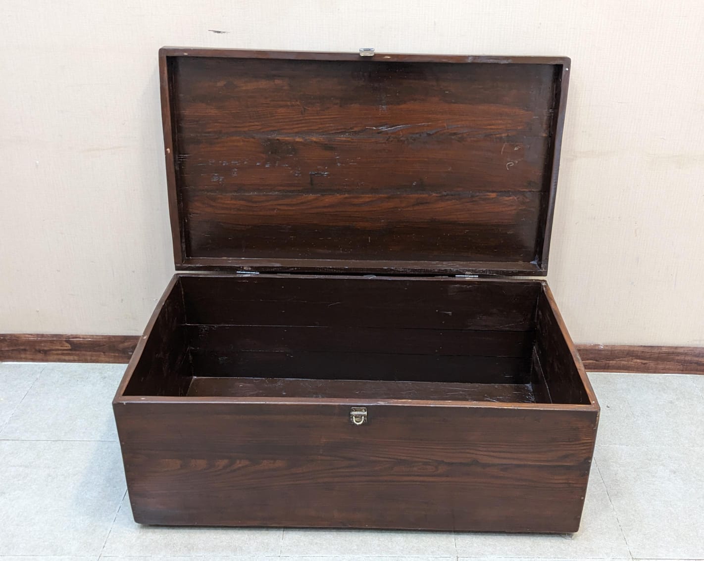 Antique Koffer Chest