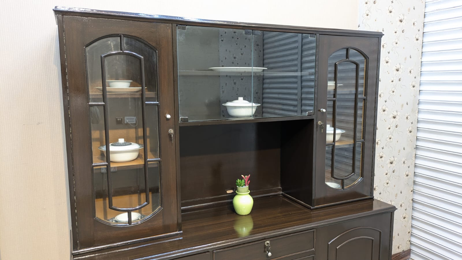 Crockery Divider
