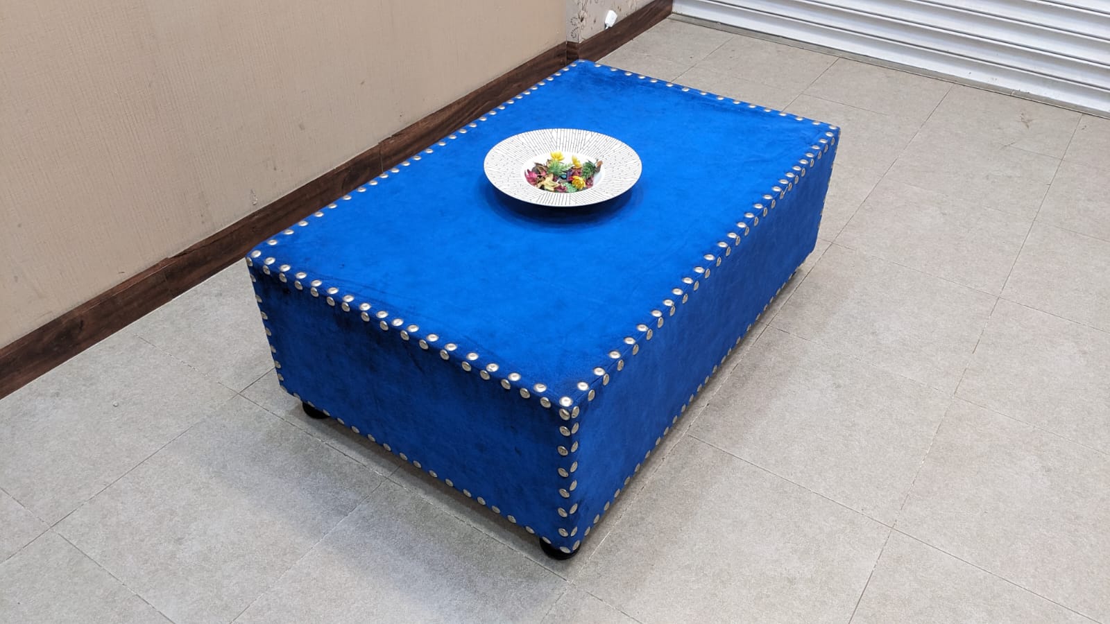 3 Seater Sofa with Center Table