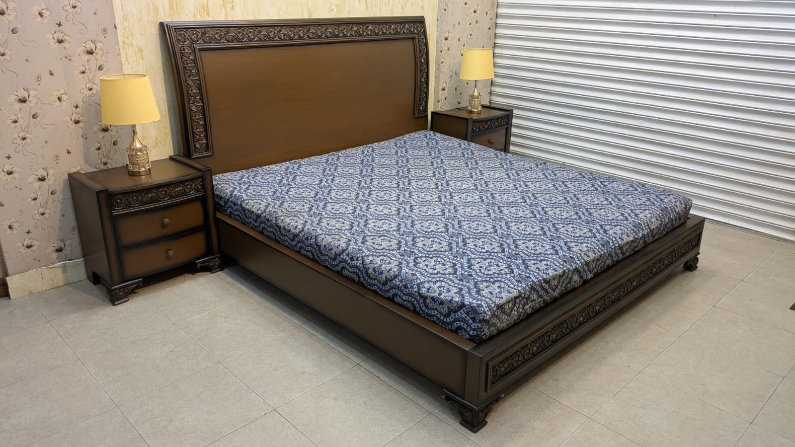 King Size Bed With 2 Side Tables and Dressing Table