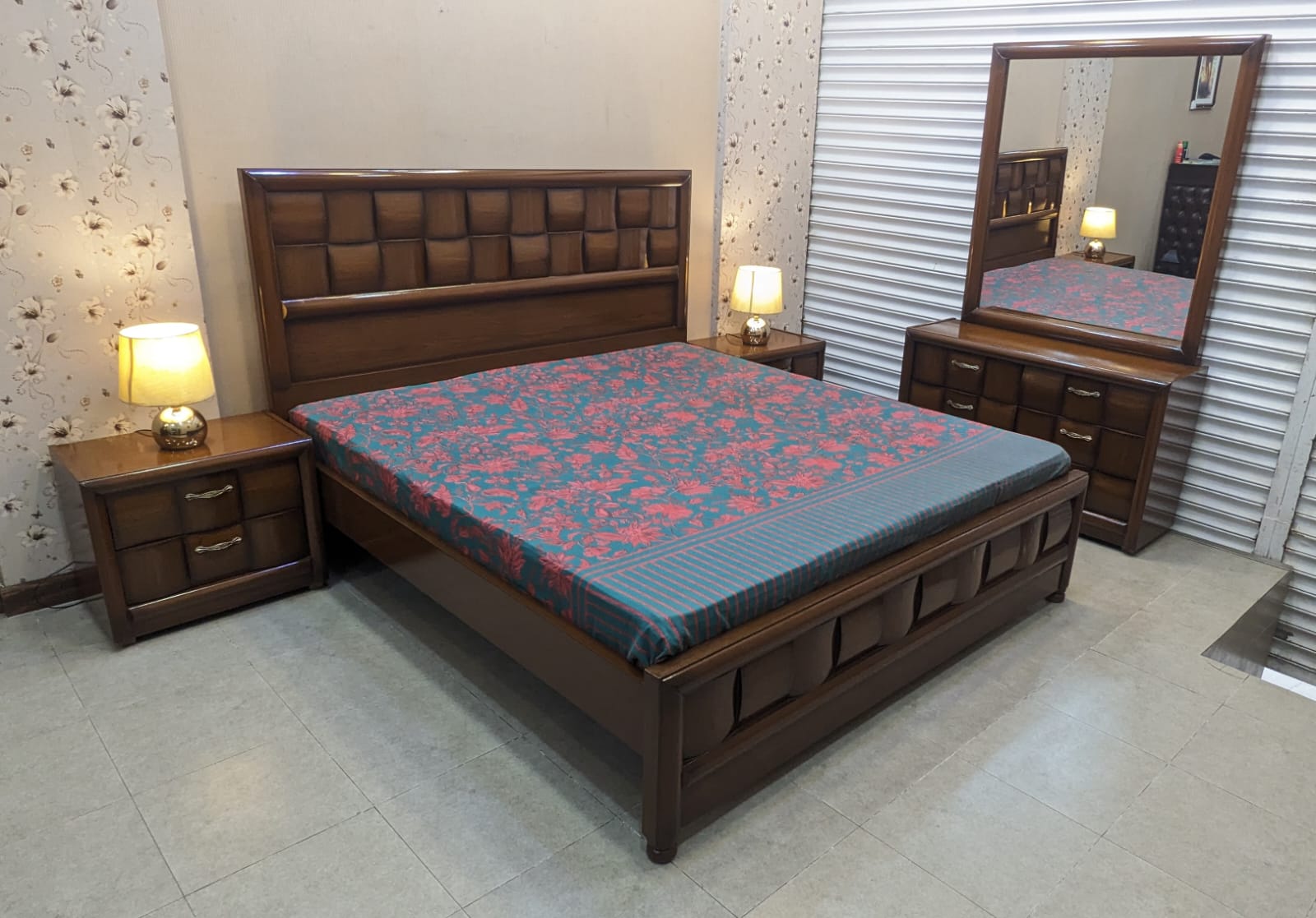 King Size Bedroom Set with Almirah