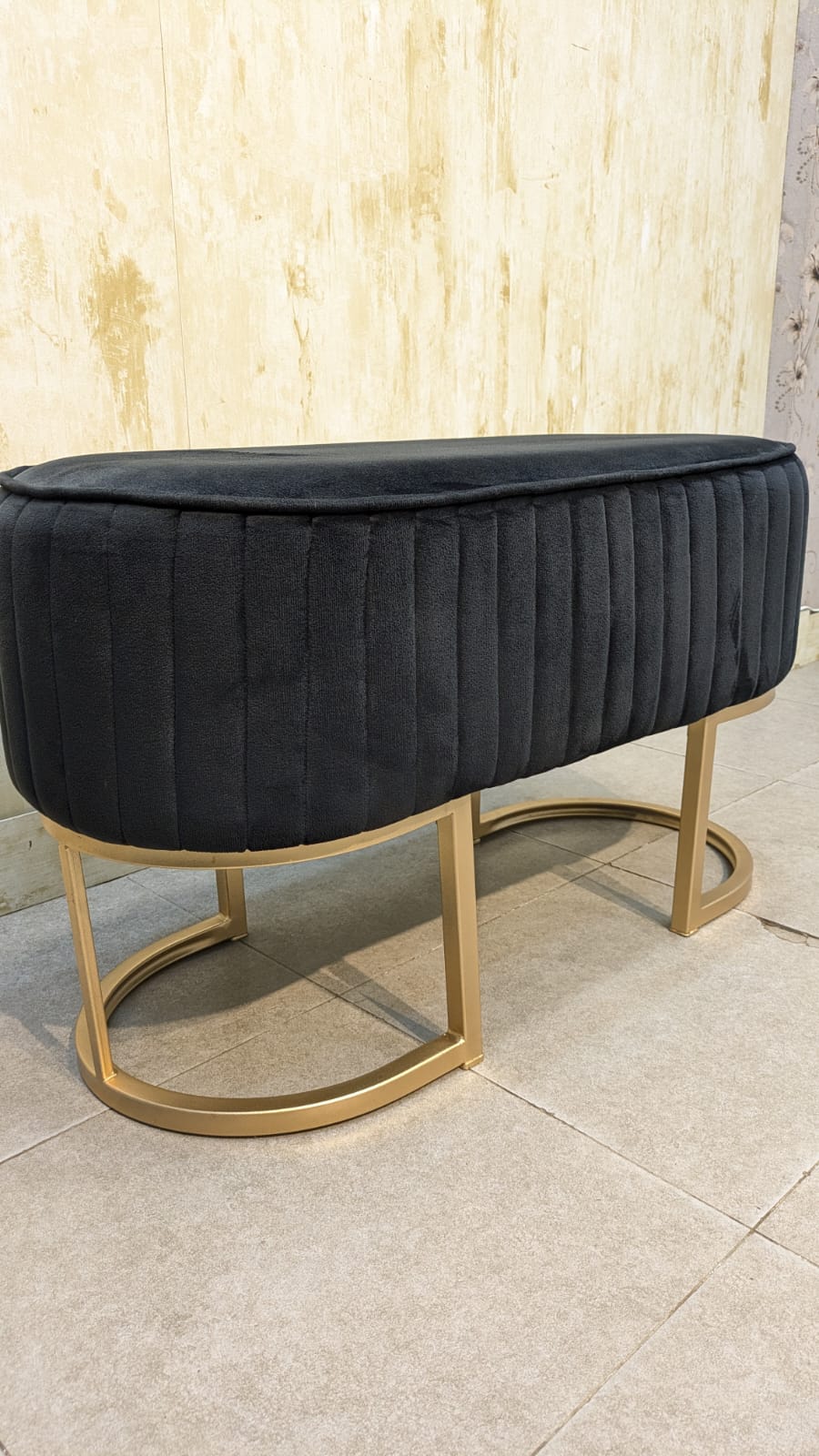 Modern Design Ottoman – Elegant & Stylish